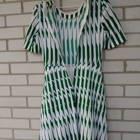 Vintage Dress Green White Vertical Geometric Stripes 32"B 27"W Retro 60s 70s - Picture 8 of 13